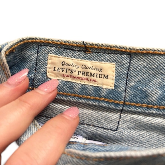 Levi’s 501 Button Fly High Rise Distressed Denim Shorts 9” Inseam Size 28 - Picture 5 of 6